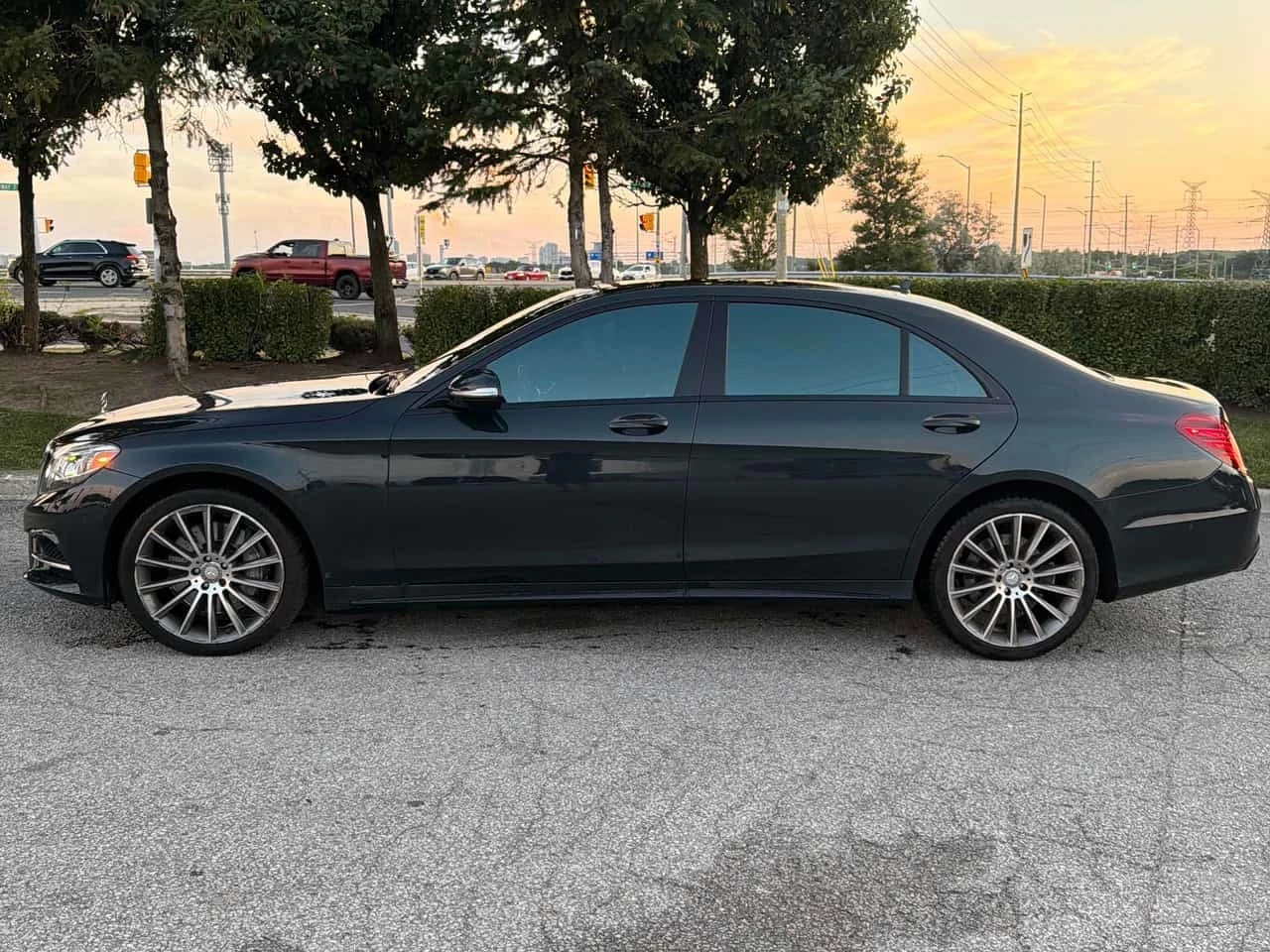 Mercedes-Benz S 550 * CARFAX * CARPLAY * МАСАЖИ * 360 * BURMERSTER, снимка 2 - Автомобили и джипове - 55735155