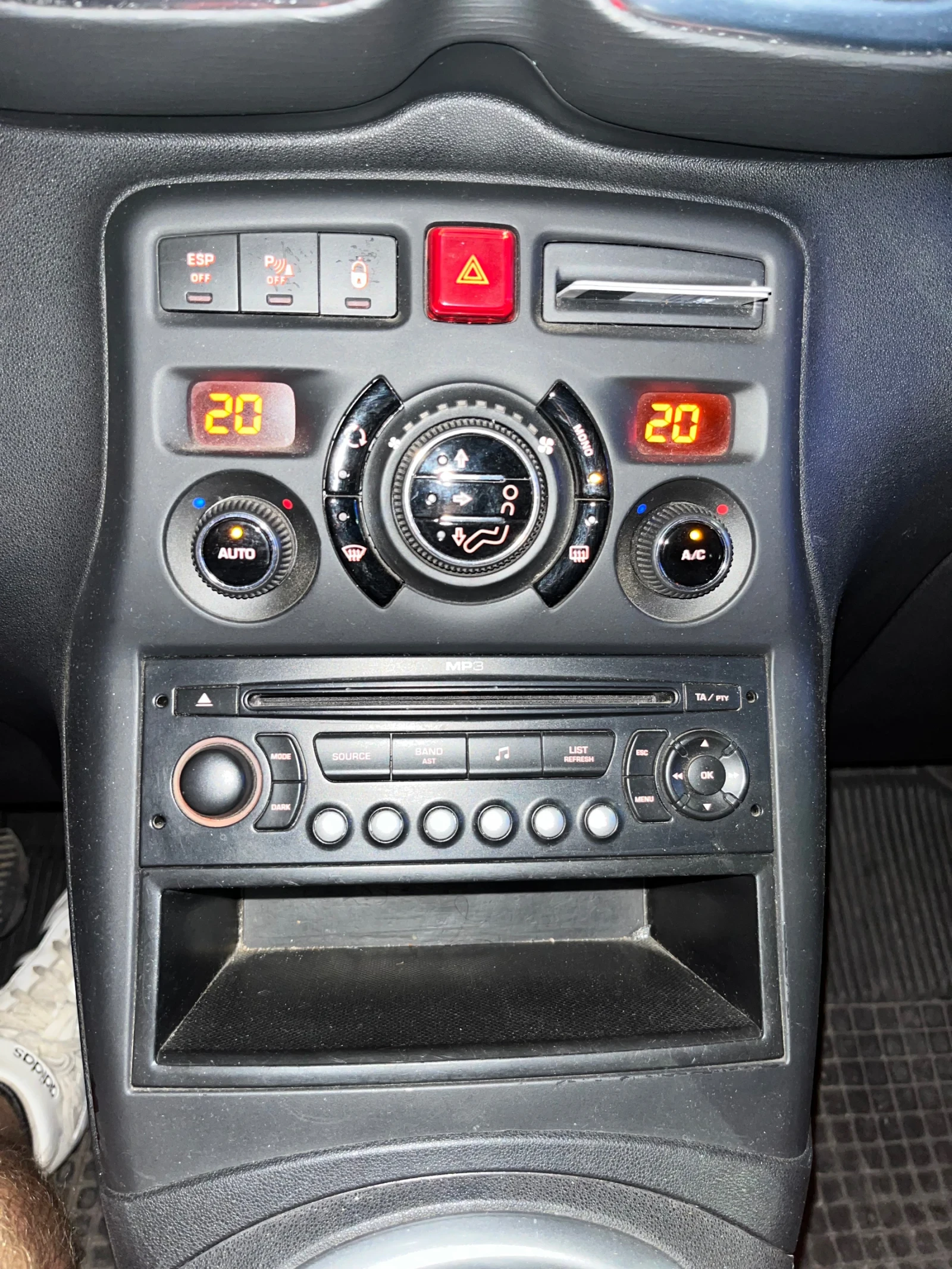 Citroen C3 Picasso, снимка 9 - Автомобили и джипове - 55774199