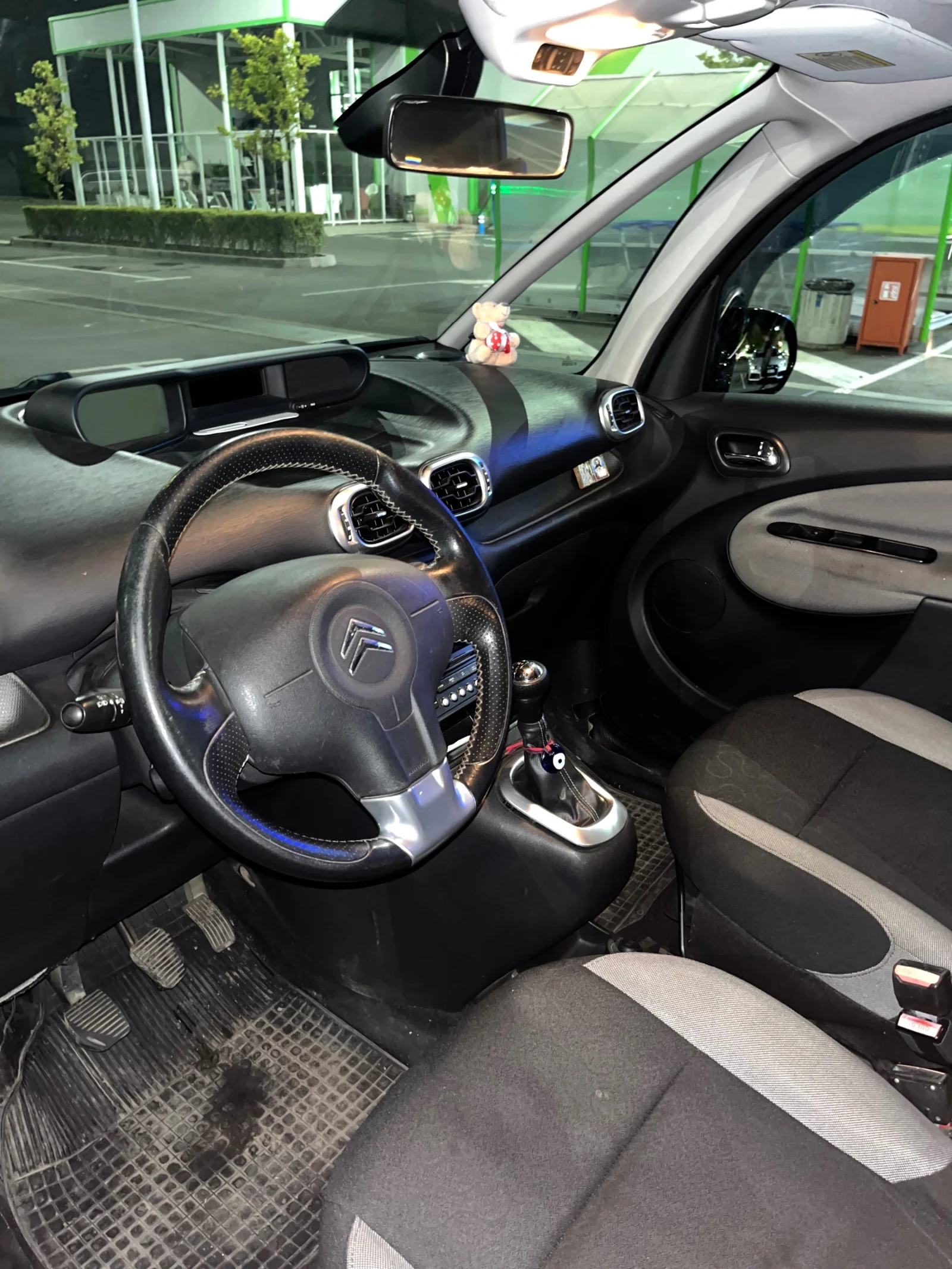 Citroen C3 Picasso, снимка 8 - Автомобили и джипове - 55774199