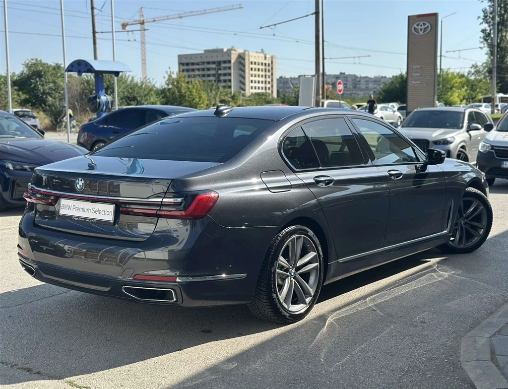 BMW 740 xDrive, снимка 2 - Автомобили и джипове - 55901446