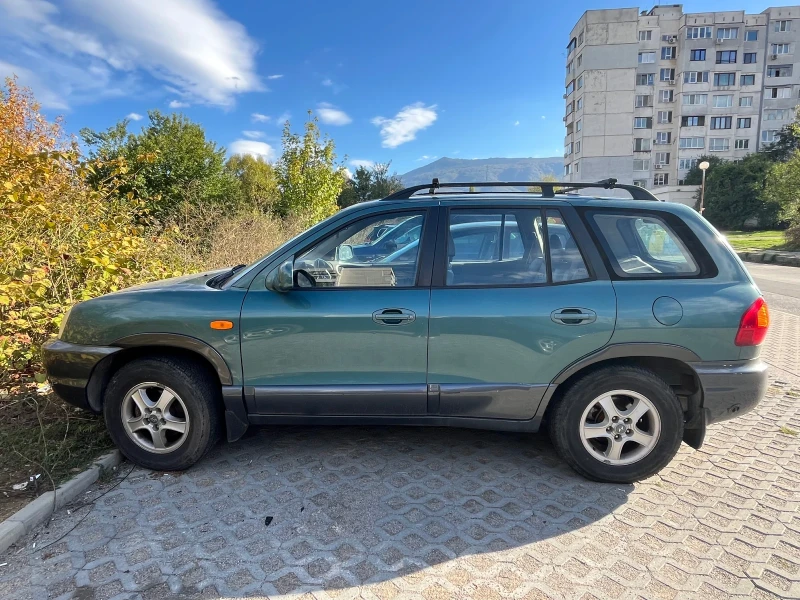 Hyundai Santa fe Продава се Цял за части! Повреден мотор!, снимка 1 - Автомобили и джипове - 47537445