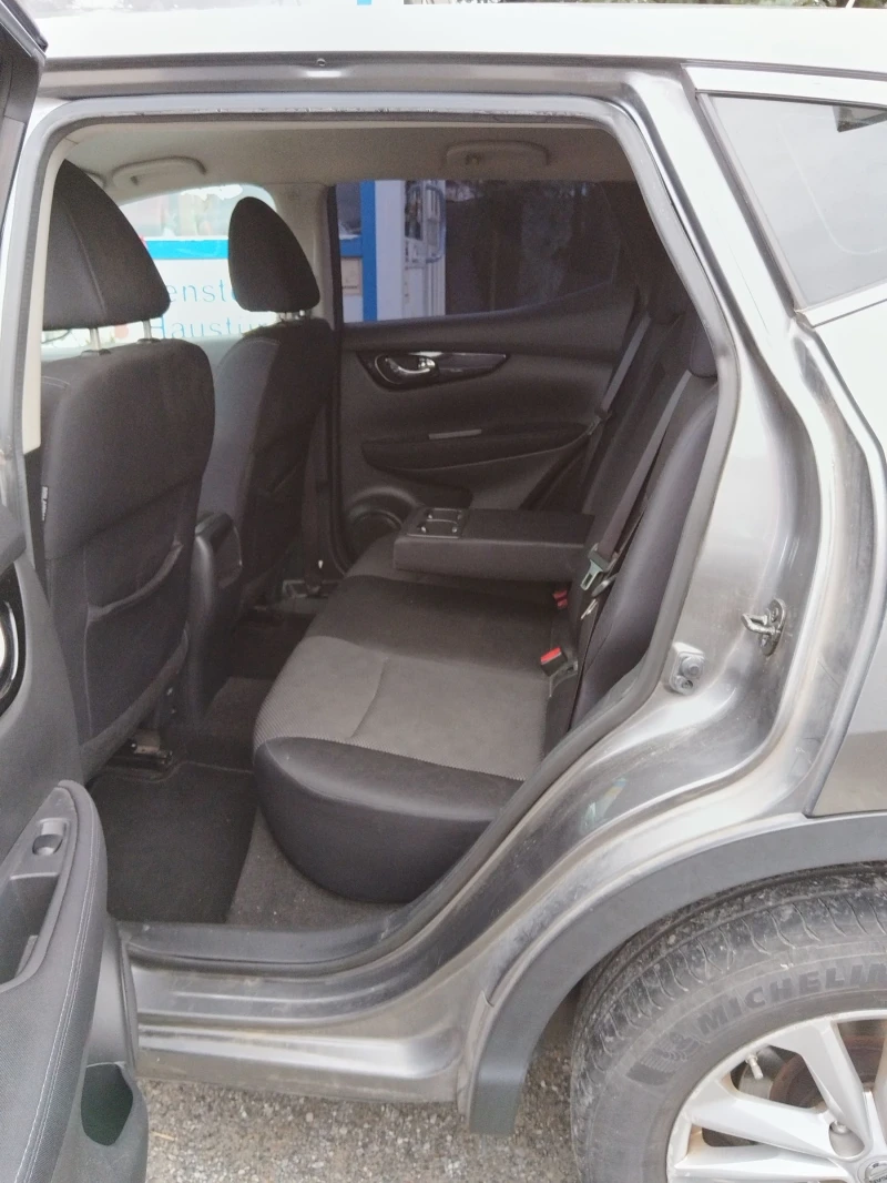 Nissan Qashqai 1.5.D 110ks. 6skorosti , снимка 13 - Автомобили и джипове - 48196357