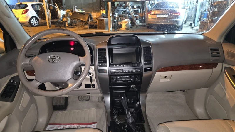 Toyota Land cruiser 3.0D4D, снимка 10 - Автомобили и джипове - 52369905