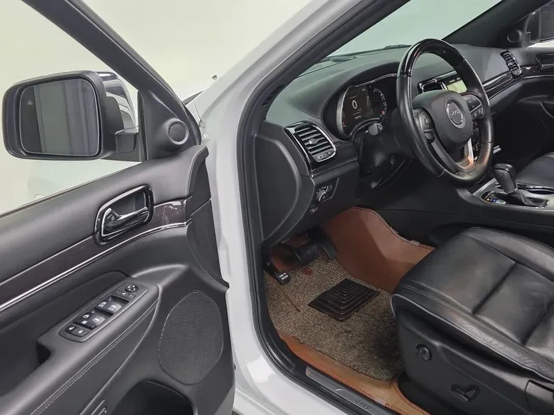 Jeep Cherokee Grand Cherokee 3.6 Overland Wk2, снимка 12 - Автомобили и джипове - 54959399