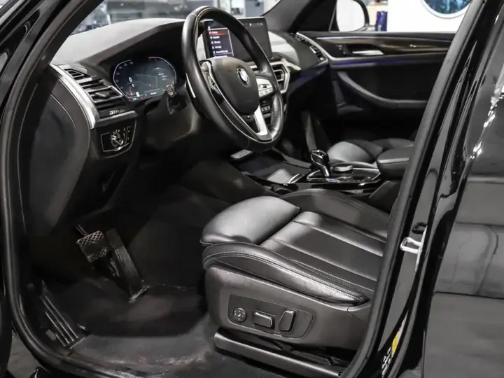 BMW X3 * xDrive30i / Premium Essential Package / Navi / A, снимка 10 - Автомобили и джипове - 55152518