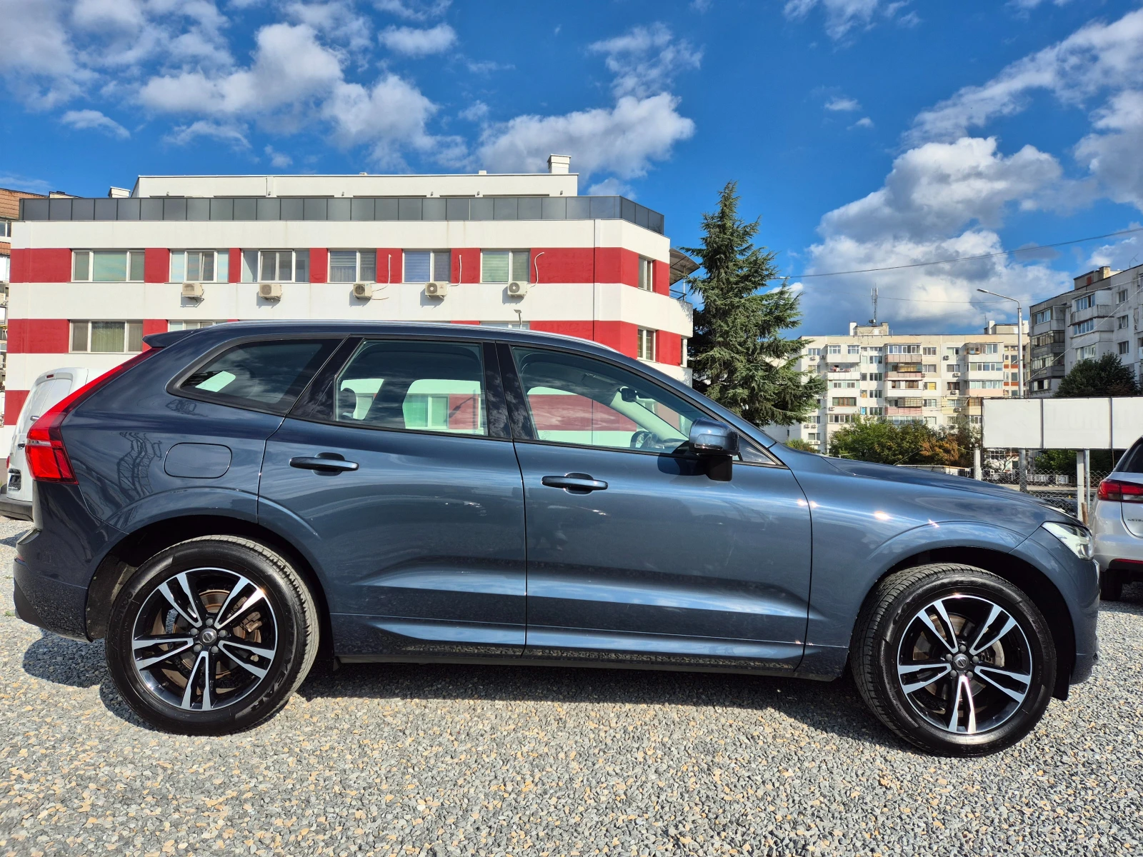 Volvo XC60 2.0 D4-AWD-8-GEARTRONIC - изображение 7