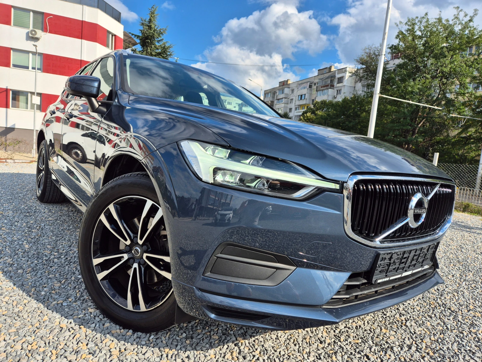 Volvo XC60 2.0 D4-AWD-8-GEARTRONIC - изображение 3