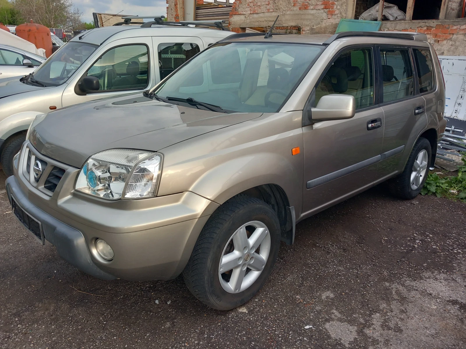 Nissan X-trail 4x4 , clima, navi, gaz - изображение 2