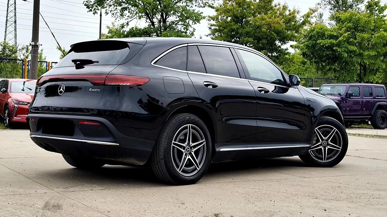Mercedes-Benz EQC 400 AMG Line 4Matic - изображение 3