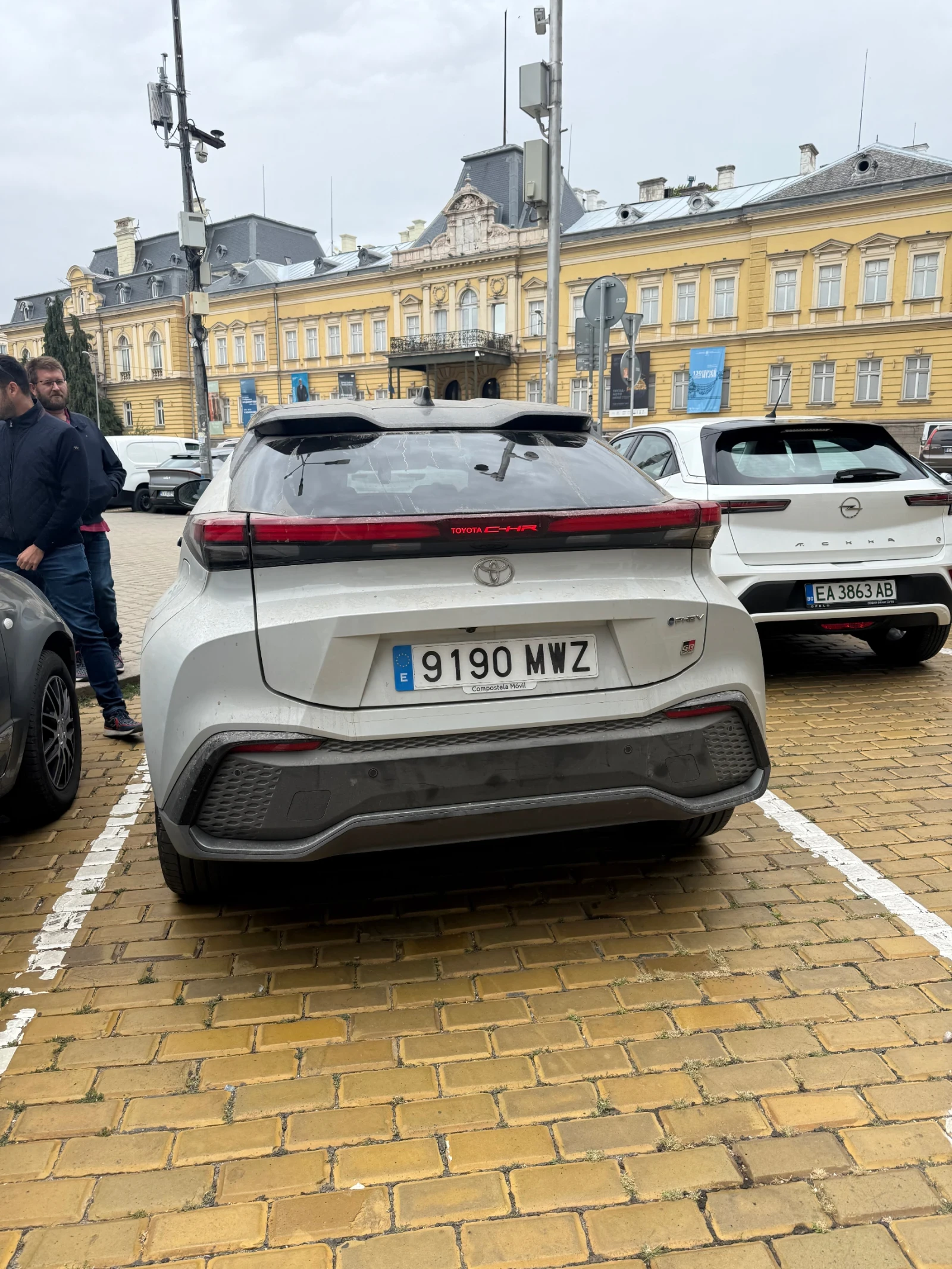 Toyota C-HR GR SPORT PHEV  - изображение 2