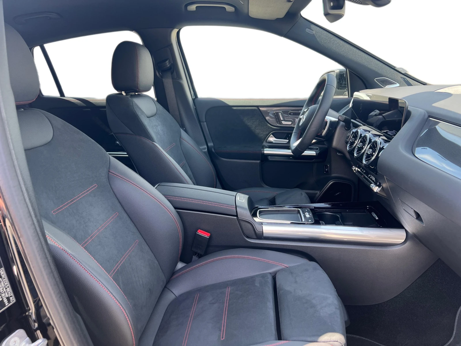 Mercedes-Benz GLA 220 4MATIC, снимка 11 - Автомобили и джипове - 52722067