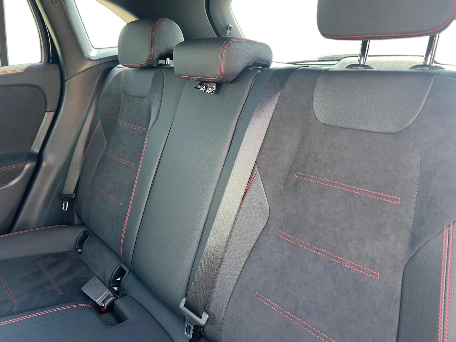 Mercedes-Benz GLA 220 4MATIC, снимка 12 - Автомобили и джипове - 52722067