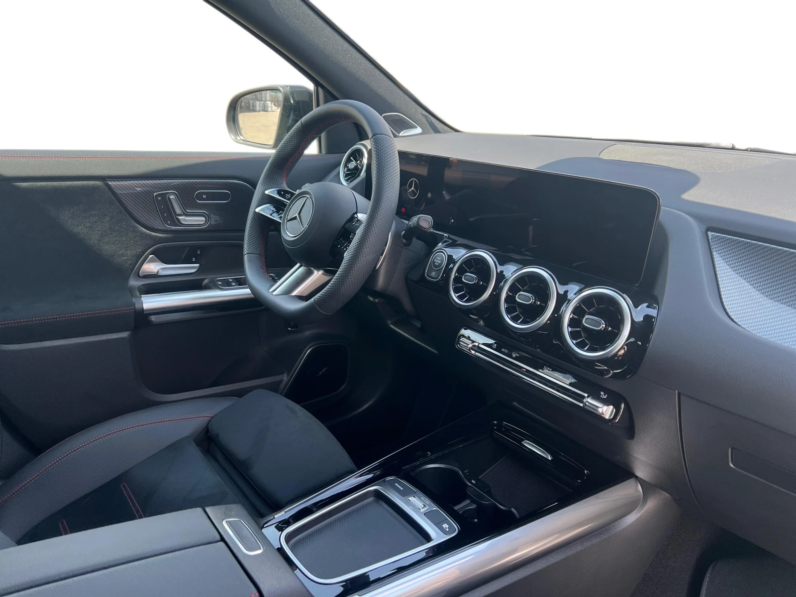 Mercedes-Benz GLA 220 4MATIC, снимка 9 - Автомобили и джипове - 52722067