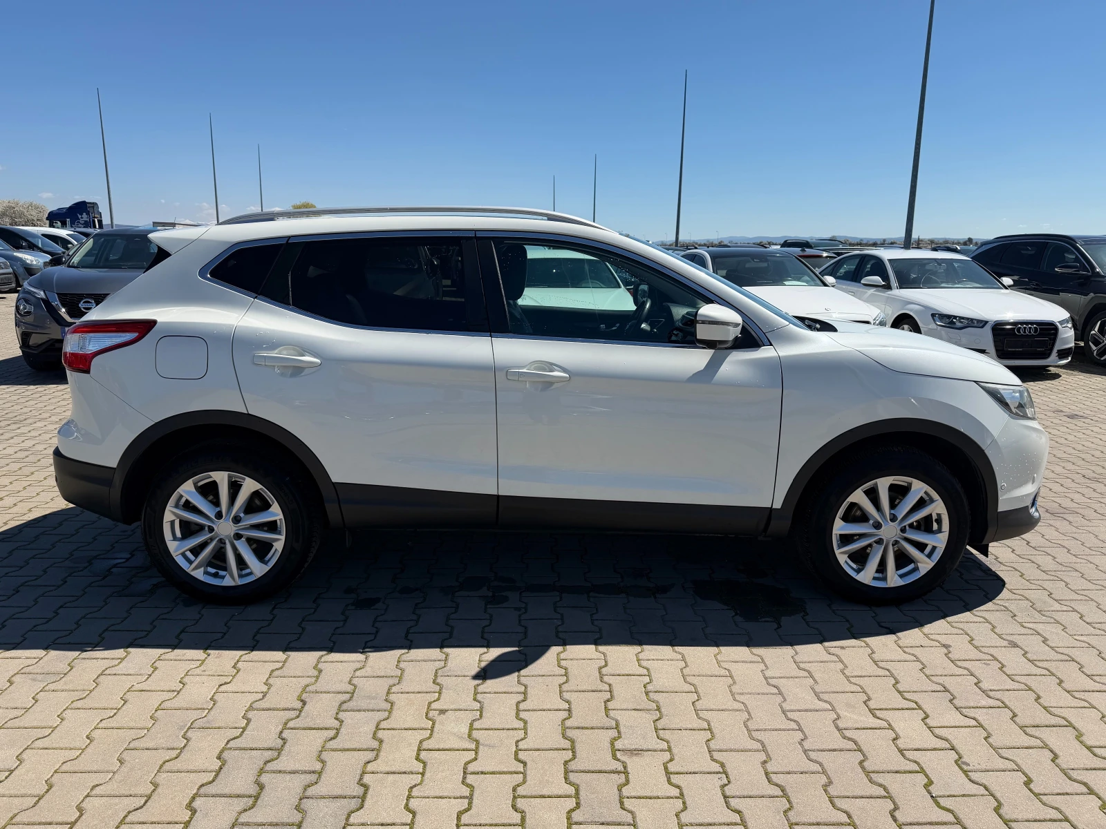 Nissan Qashqai 1.2i AVTOMAT/NAVI/KOJA/KAMERA 360/PANORAMA EURO 6 , снимка 5 - Автомобили и джипове - 54111415