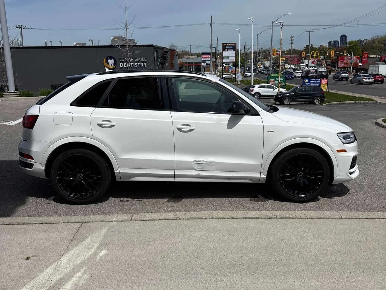 Audi Q3 * Technik * BOSE* PANORAMA* ПОДГРЕВИ* , снимка 3 - Автомобили и джипове - 54527791