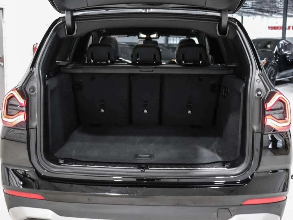 BMW X3 * xDrive30i / Premium Essential Package / Navi / A, снимка 9 - Автомобили и джипове - 55152518