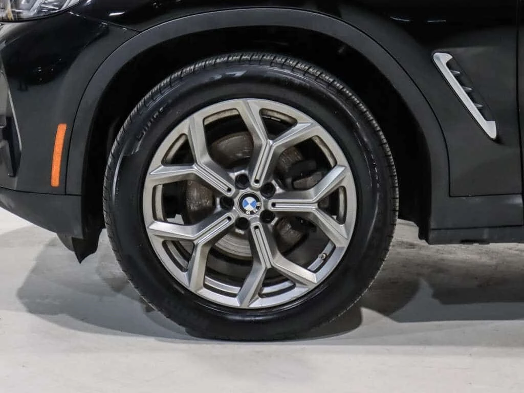 BMW X3 * xDrive30i / Premium Essential Package / Navi / A, снимка 13 - Автомобили и джипове - 55152518