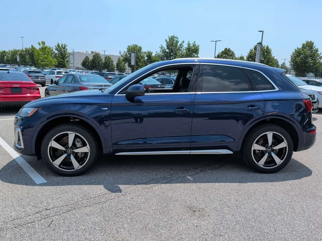 Audi Q5 Technik  CARFAX, снимка 2 - Автомобили и джипове - 55381046