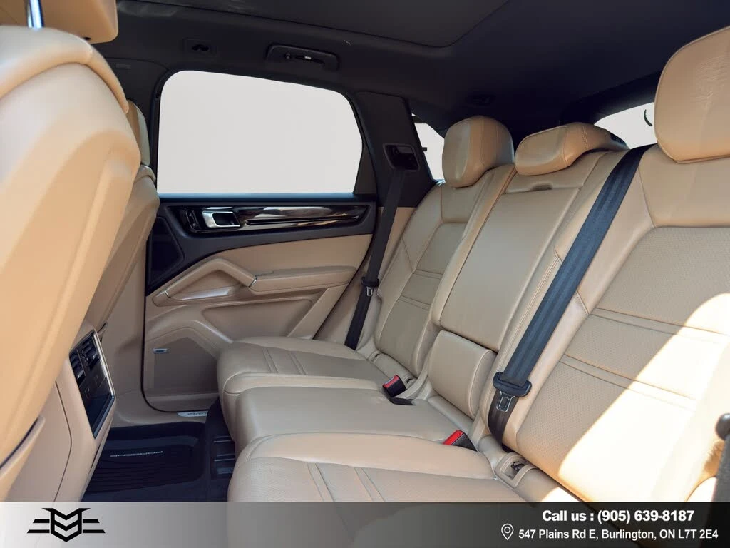 Porsche Cayenne 3.0T* CHRONO* BOSE* 360 КАМЕРИ* ПАНО* КРАЙНА ЦЕНА, снимка 12 - Автомобили и джипове - 55823300