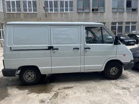 Renault Trafic Товарен, снимка 2