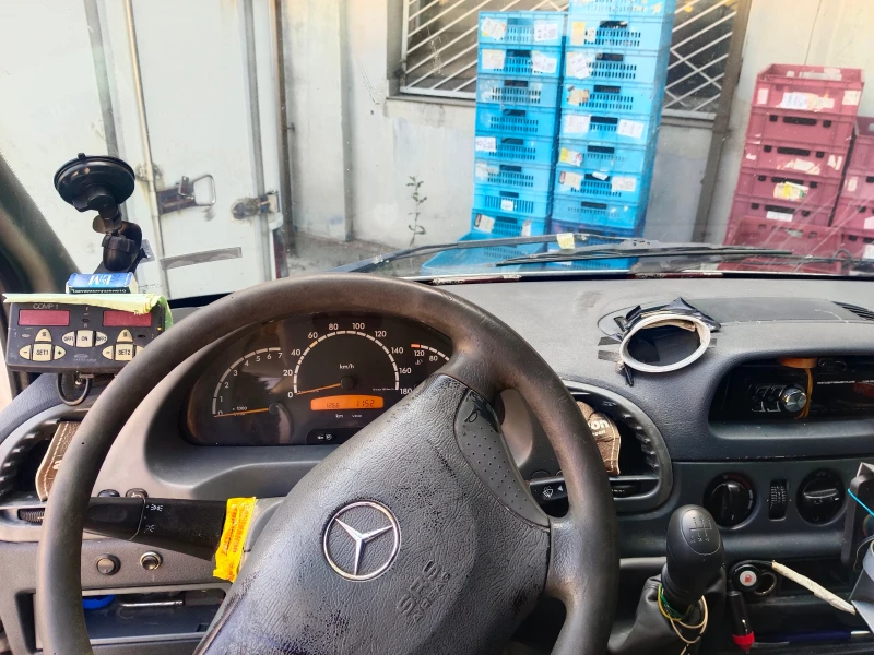 Mercedes-Benz 313 2, 2 130кс ХЛАДИЛЕН, снимка 4 - Бусове и автобуси - 52473852