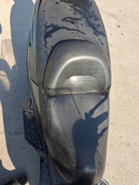 Suzuki Burgman Скутер, снимка 10