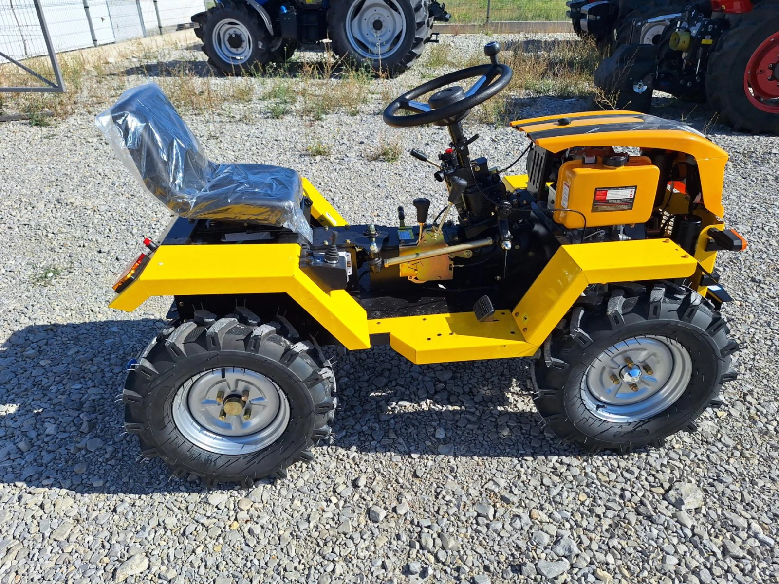 Трактор Друга марка Progarden XS 124 F - изображение 3