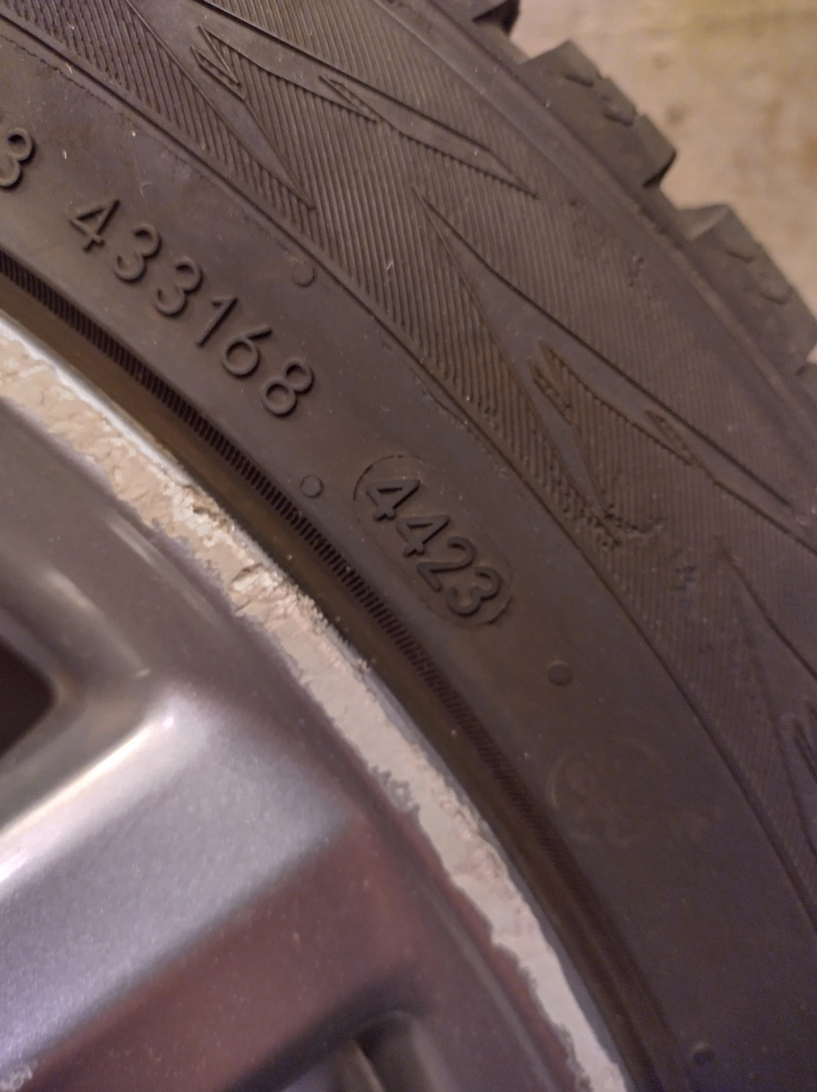 ���� 225/45R17 | Mobile.bg � ����������� 2