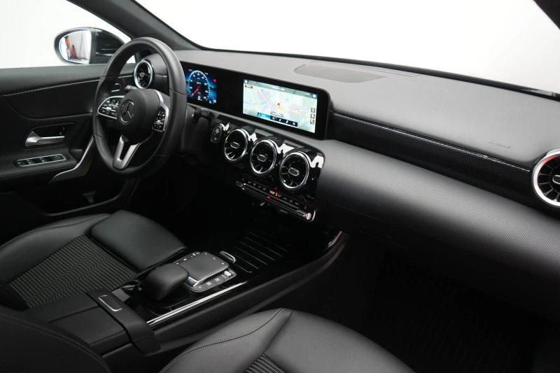 Mercedes-Benz A 220 d Progressive, снимка 6 - Автомобили и джипове - 23599468