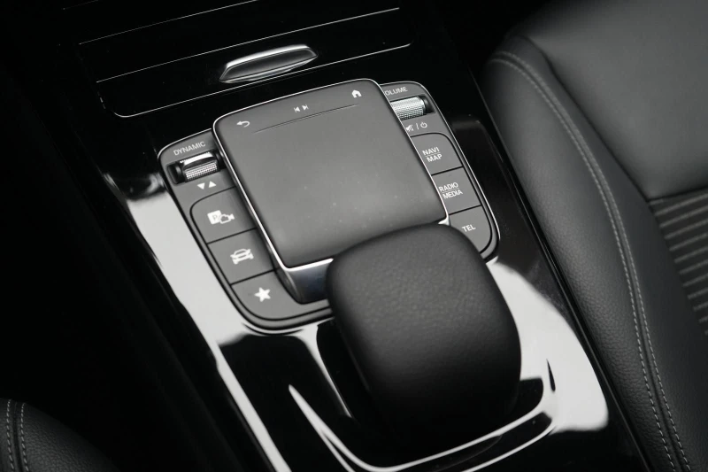 Mercedes-Benz A 220 d Progressive, снимка 8 - Автомобили и джипове - 23599468