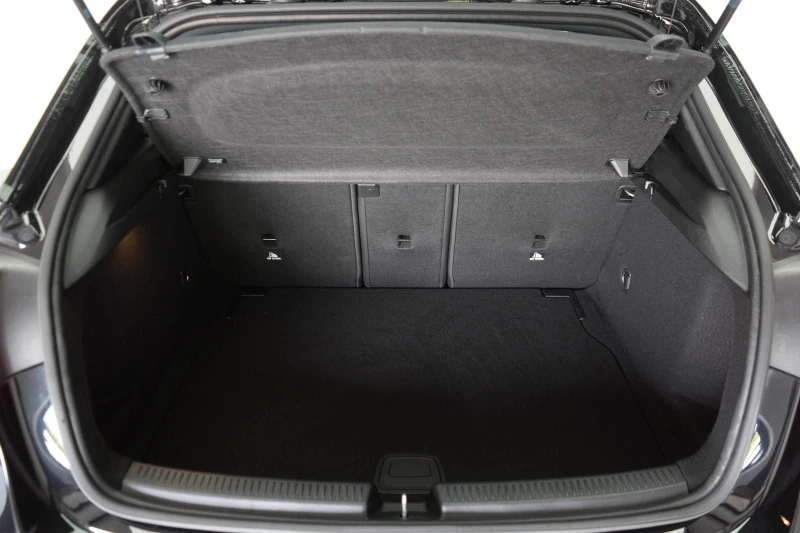 Mercedes-Benz A 220 d Progressive, снимка 11 - Автомобили и джипове - 23599468