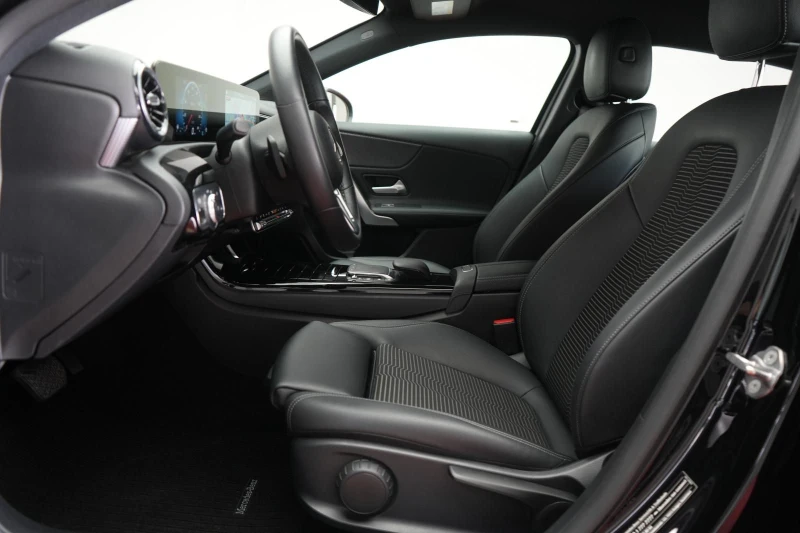 Mercedes-Benz A 220 d Progressive, снимка 10 - Автомобили и джипове - 23599468