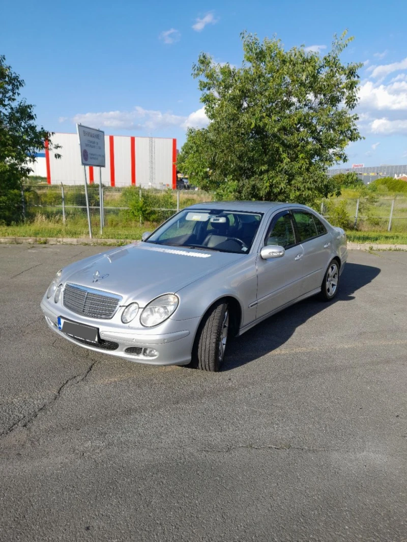 Mercedes-Benz E 280 AMG SportPaket, снимка 3 - Автомобили и джипове - 47092101