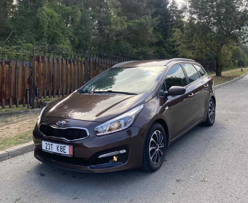 Kia Ceed 1.4 , снимка 7 - Автомобили и джипове - 47172747