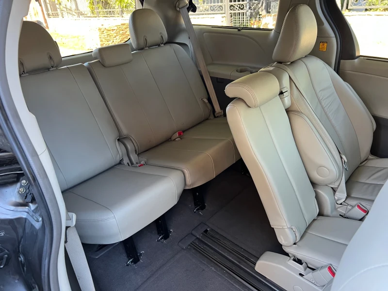 Toyota Sienna XLE 3.5i, ШВЕЙЦАРИЯ, снимка 12 - Автомобили и джипове - 47642001