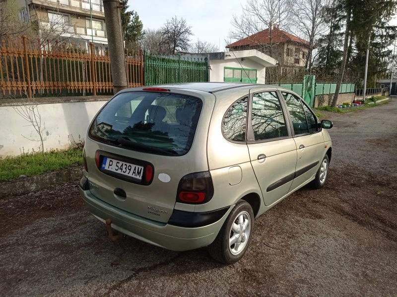 Renault Scenic 2.0 Бензин, снимка 5 - Автомобили и джипове - 49593407