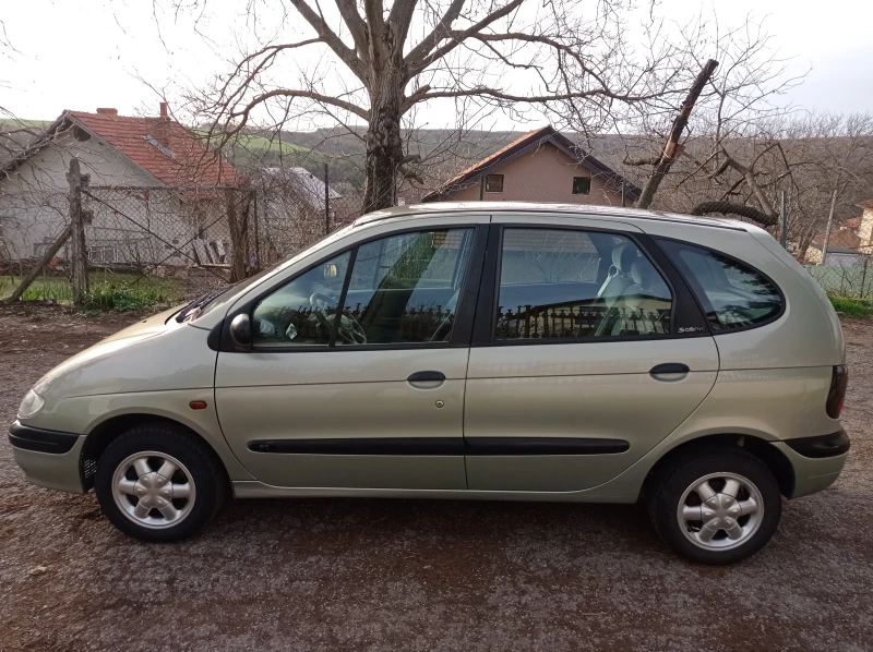 Renault Scenic 2.0 Бензин, снимка 3 - Автомобили и джипове - 49593407