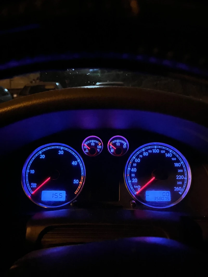 VW Passat, снимка 5 - Автомобили и джипове - 52969871