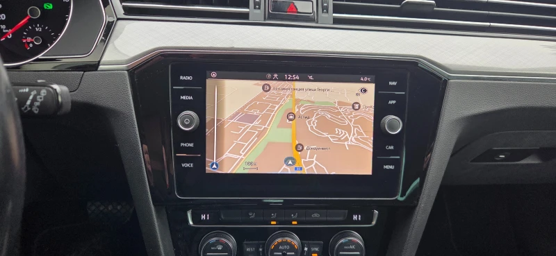 VW Passat 2.0 TDI 7 DSG LED, снимка 13 - Автомобили и джипове - 52804707