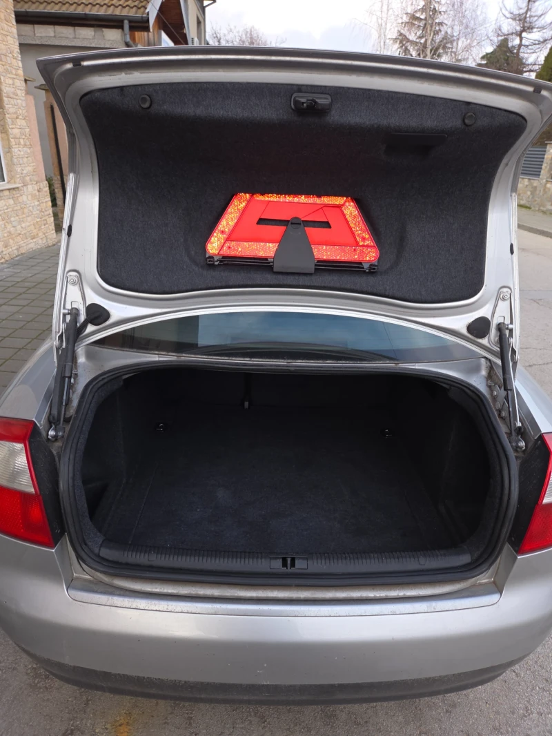 Audi A4 1.9TDI 131HP ръчка, снимка 4 - Автомобили и джипове - 53047962