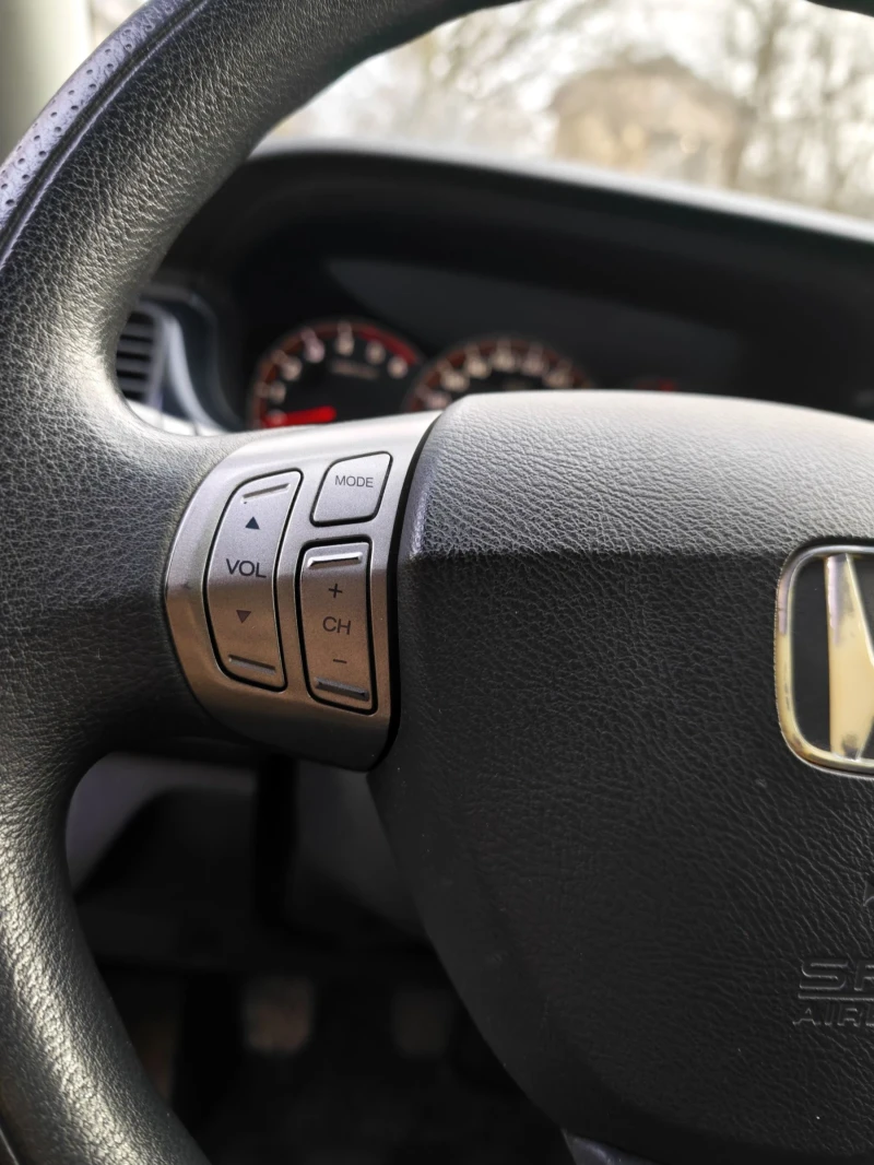 Honda Fr-v, снимка 11 - Автомобили и джипове - 53208842