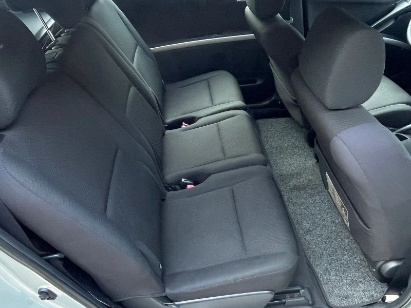 Toyota Corolla verso 1.8 VVT-I, снимка 7 - Автомобили и джипове - 53225396