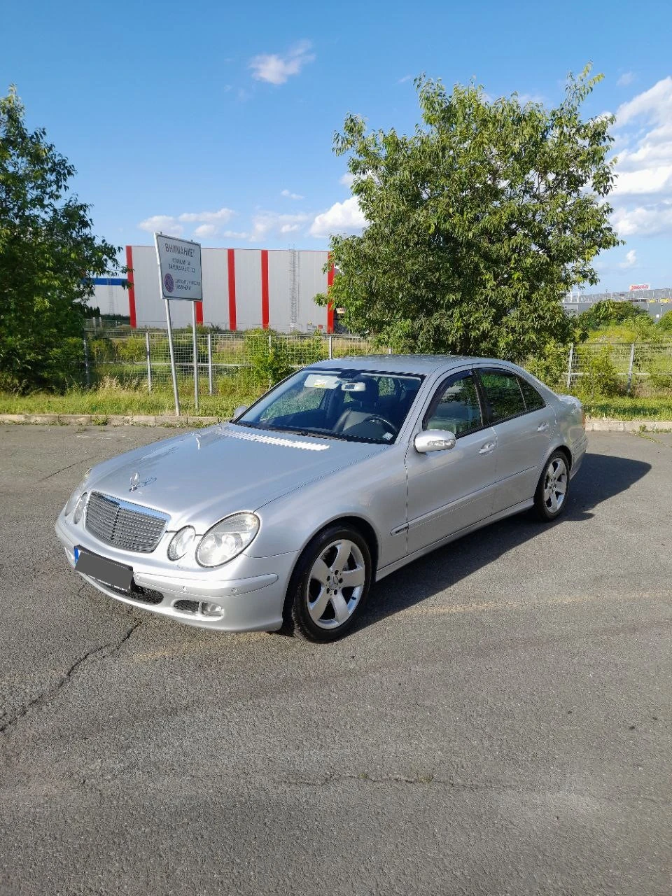 Mercedes-Benz E 280 AMG SportPaket - изображение 2