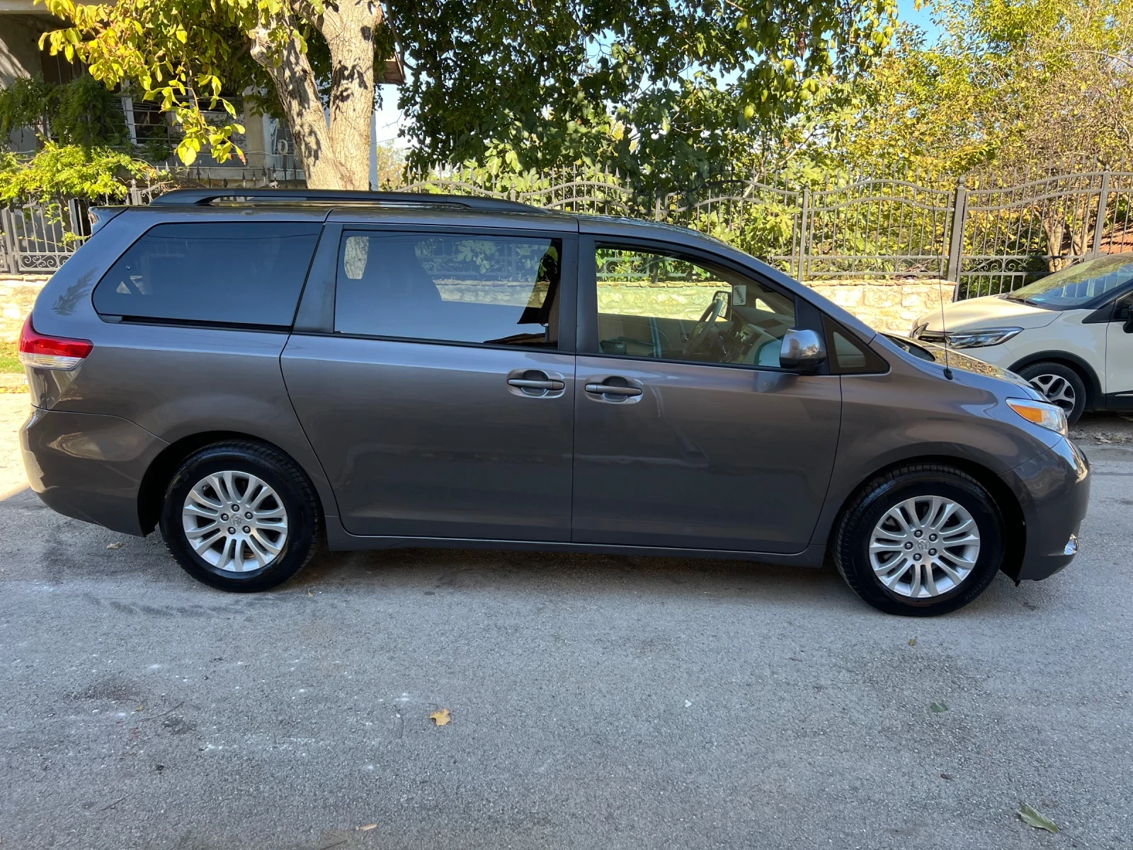 Toyota Sienna XLE 3.5i, ШВЕЙЦАРИЯ - изображение 4