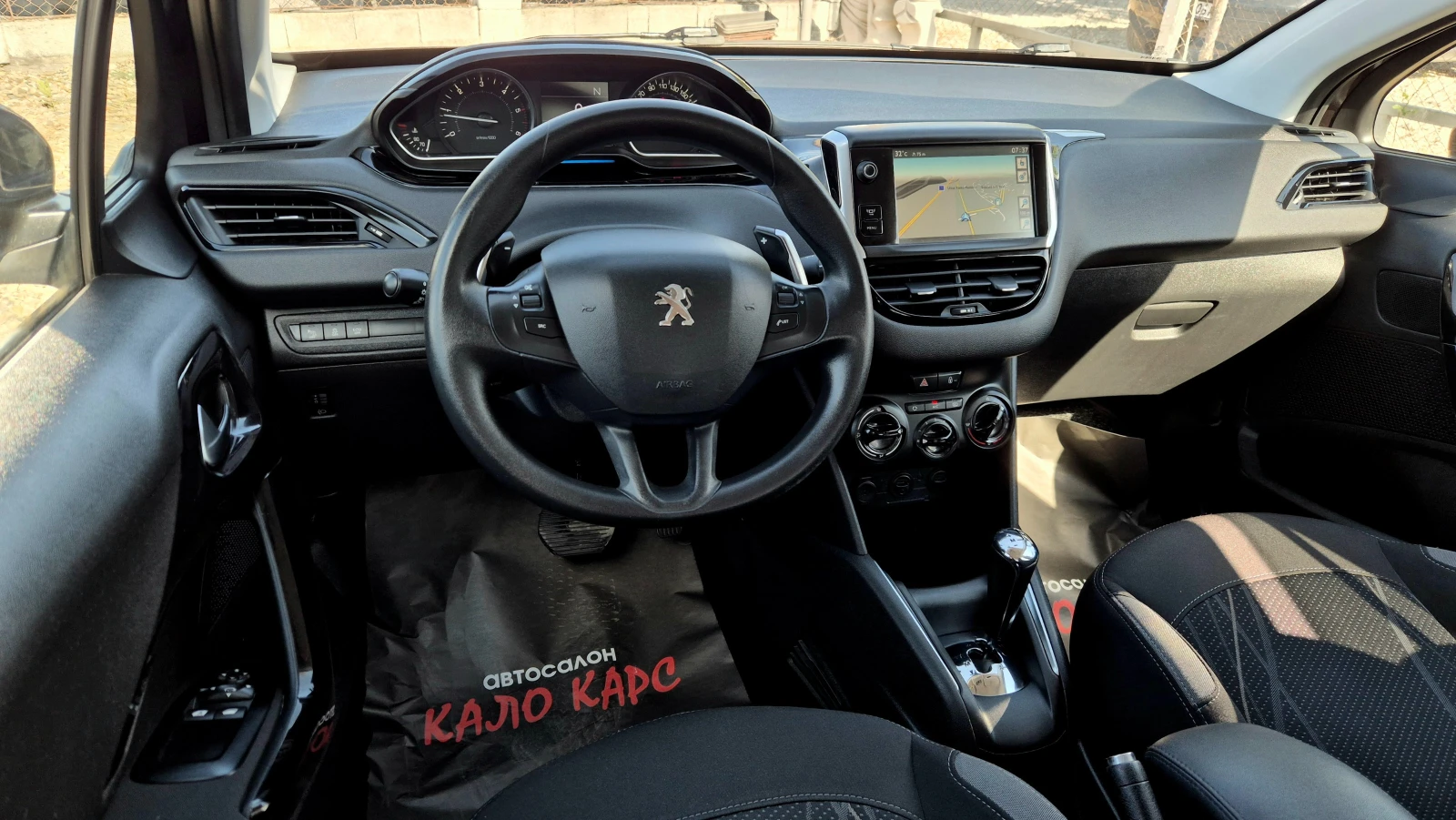 Peugeot 208 АВТОМАТИК - изображение 10