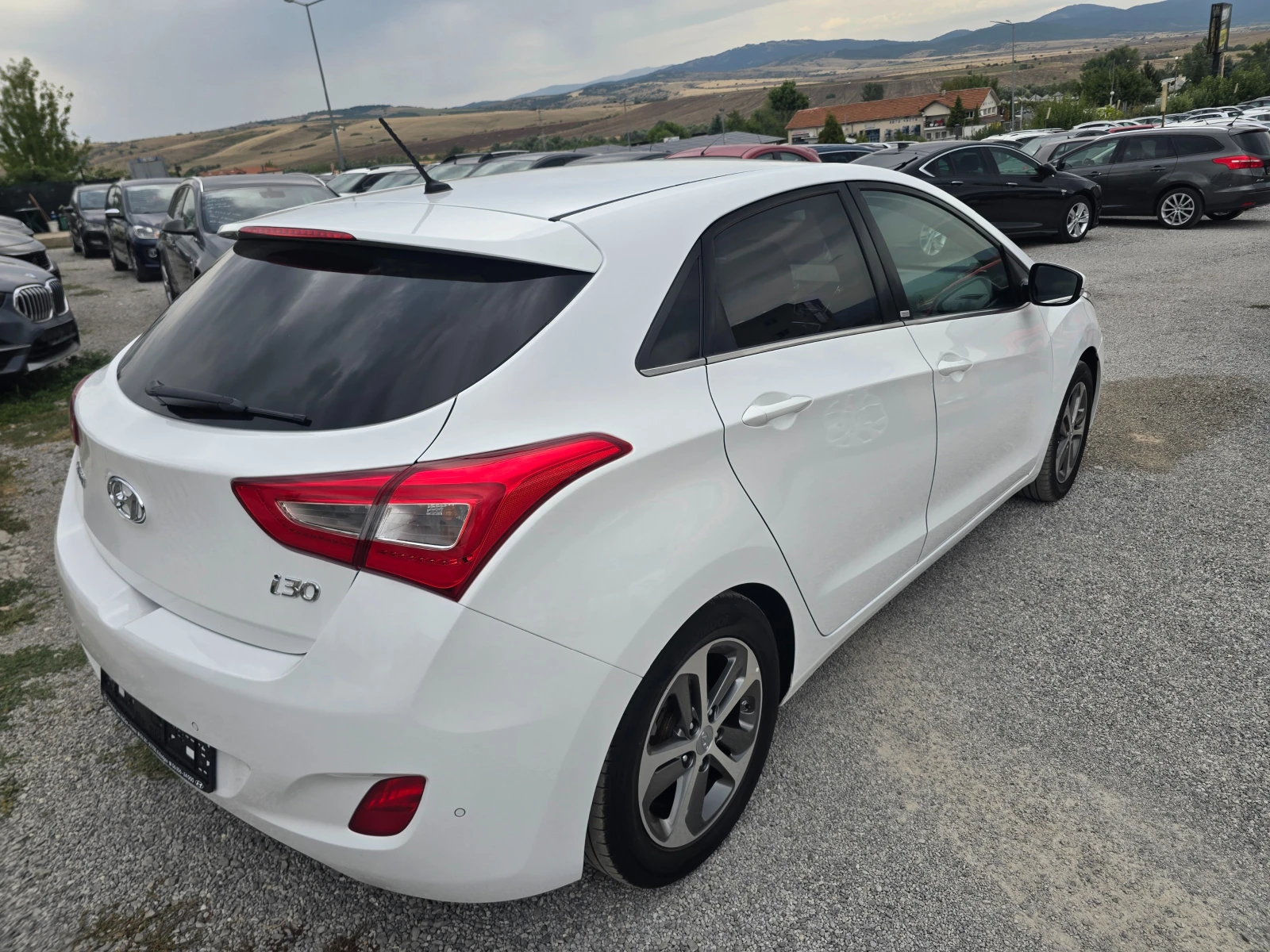 Hyundai I30 1.6-CRDI-EURO6W-PASSION - изображение 5