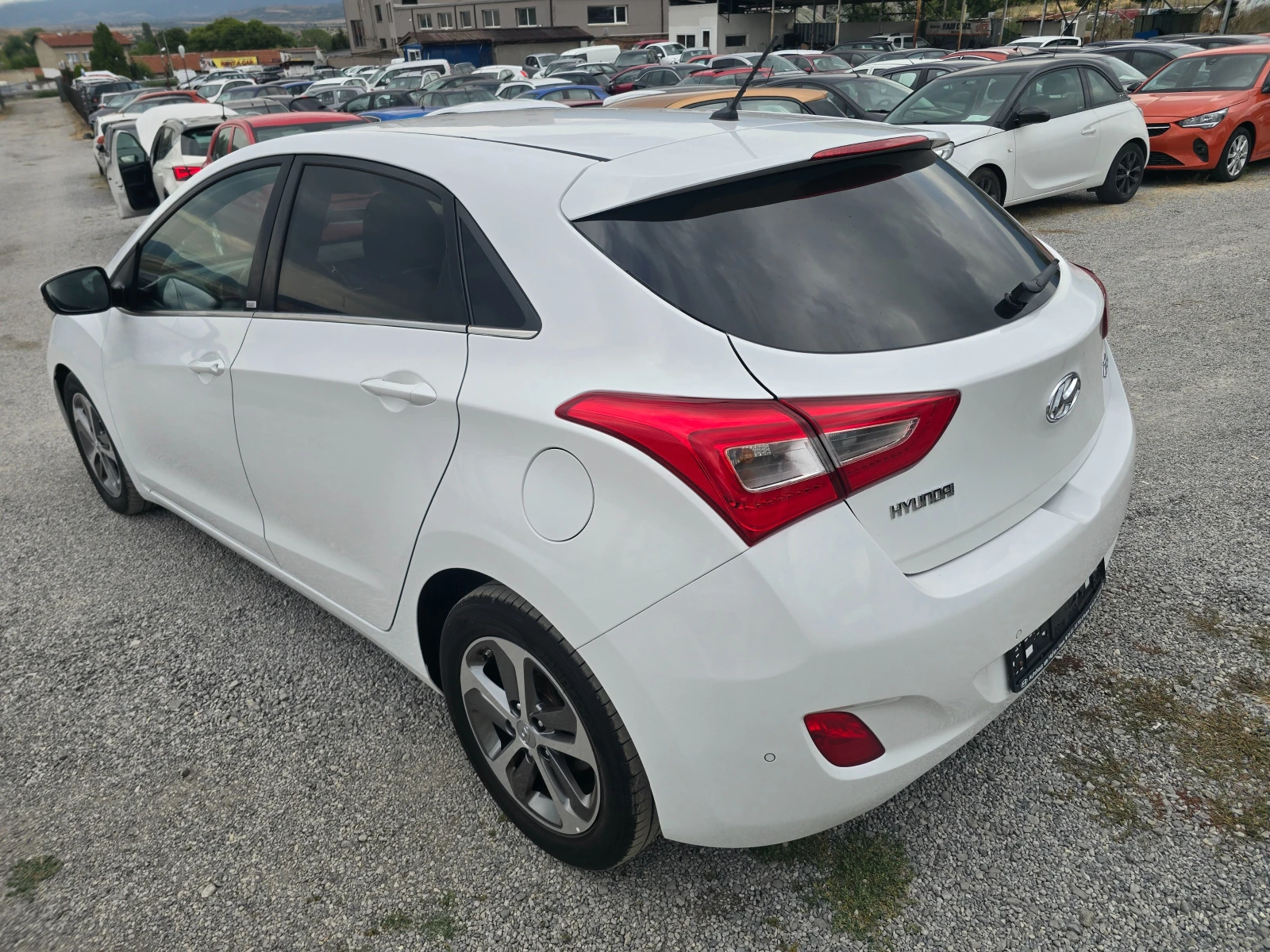 Hyundai I30 1.6-CRDI-EURO6W-PASSION - изображение 7