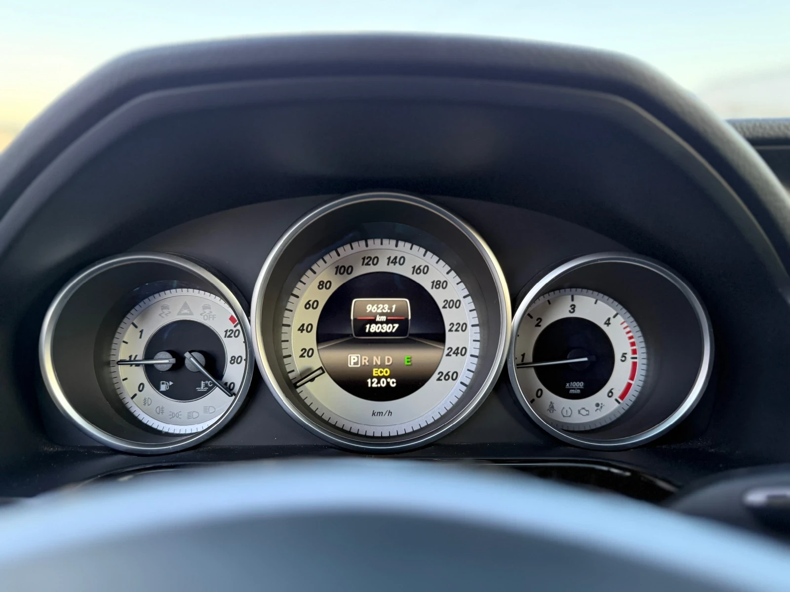 Mercedes-Benz E 220 CDI* 2014г* 180.000КМ* Автоматик* Теглич*  - изображение 9