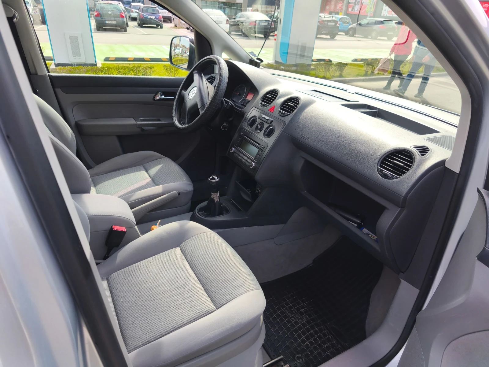 VW Caddy, снимка 12 - Автомобили и джипове - 53925392