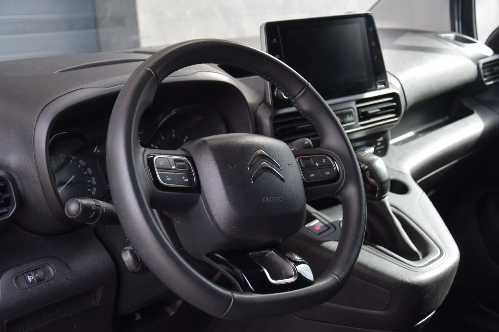 Citroen Berlingo 1.5 РЕГИСТРИРАН N1, снимка 7 - Автомобили и джипове - 54611521